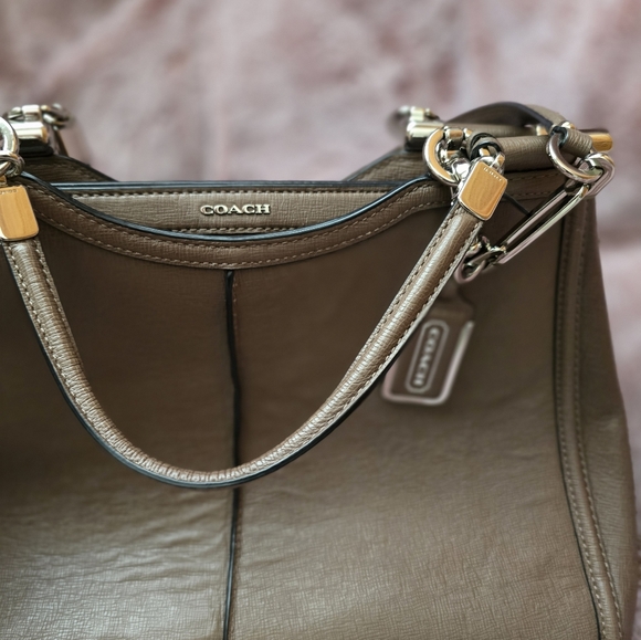 Coach purse - Picture 3 of 3